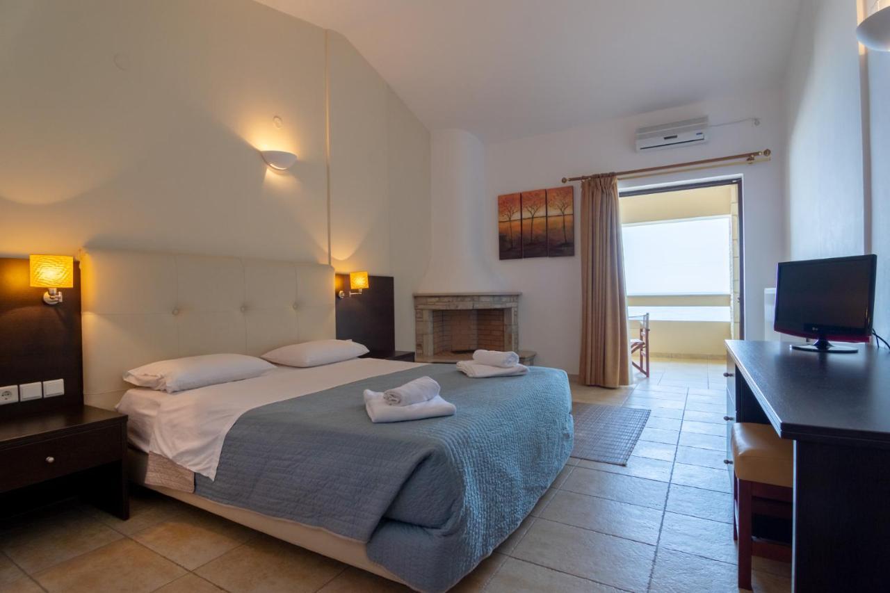 Casa Laios Hotel Paralia Chiliadou ภายนอก รูปภาพ